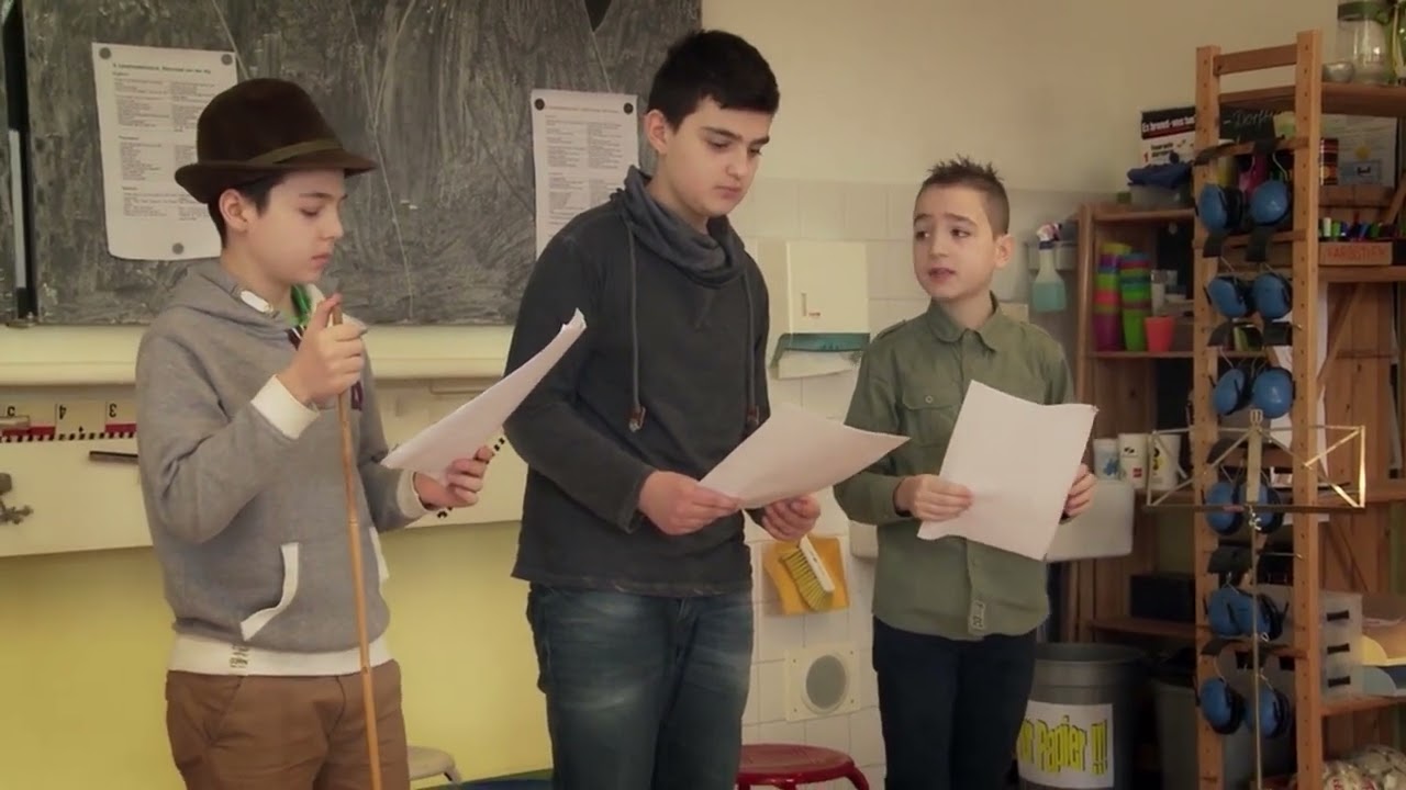 Code-Switching im mehrsprachigen Lesetheater