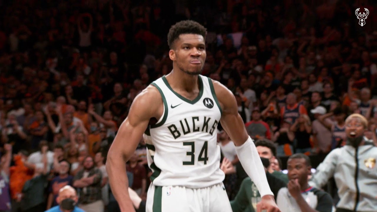 Giannis soars for alley-oop dagger after Holiday's crucial steal 👀 Suns vs  Bucks Game 5 