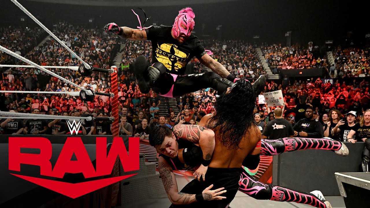 The Mysterios confront Veer Mahaan: Raw, May 16, 2022