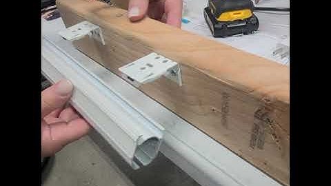 VAKO 20/04 Wall/Ceiling mounting bracket