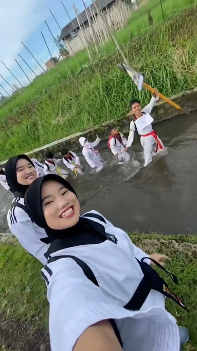 penyematan sabuk taekwondo