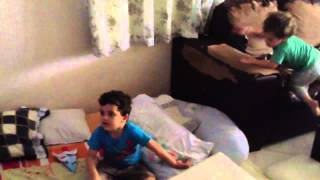 Davi E Jg Brincando No Sofá 24-11-12