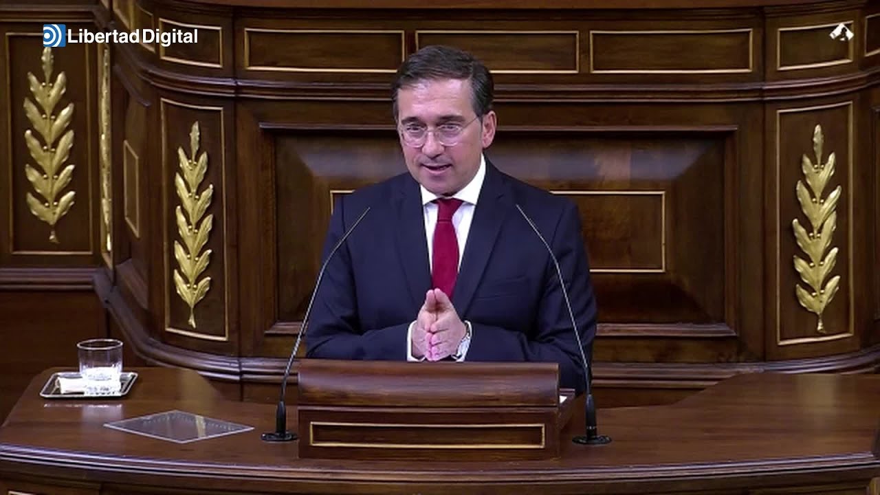 El ridículo de Albares en el Congreso en su defensa de Venezuela contra Trump