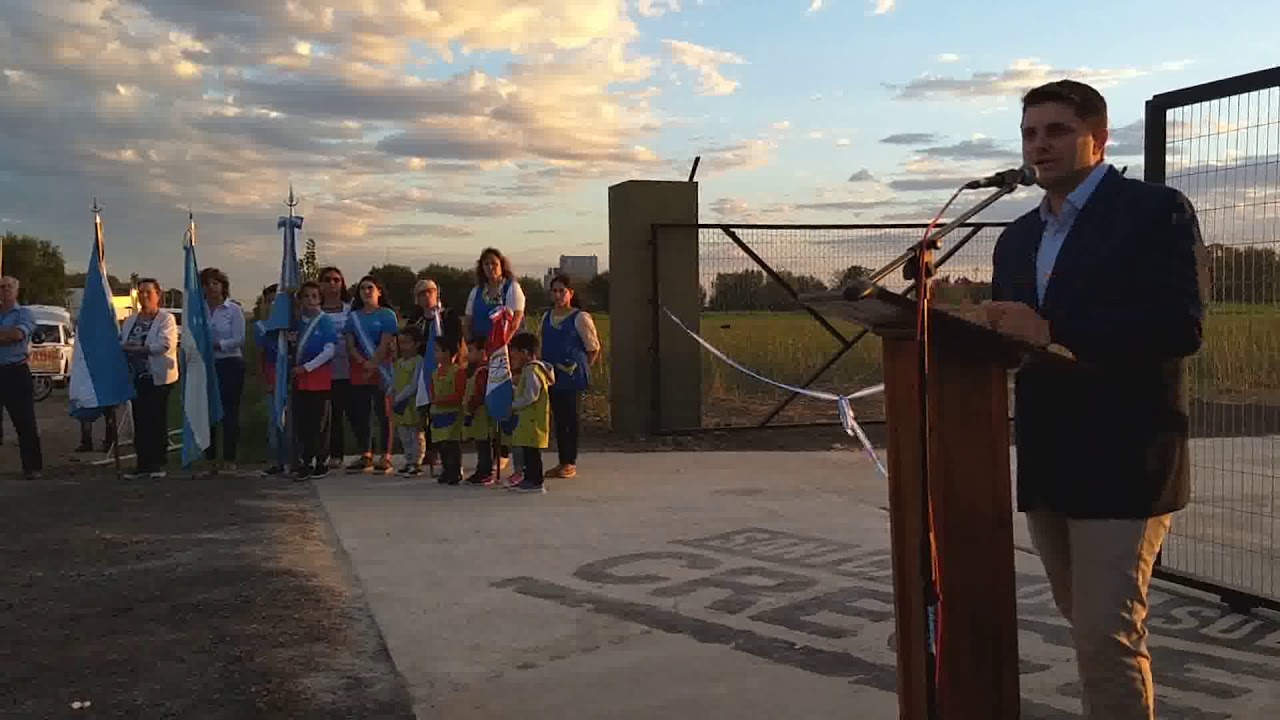 Santiago Walker: Se inauguró el galpón comunal Se realizó el acto de inauguración encabezado por el Presidente Comunal Arq. Santiago Walker y el Vicegobernador C.P.N Carlos Fascendini.