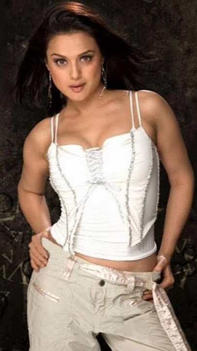 🔥 hot and sexy look preeti zinta #youtube #shorts