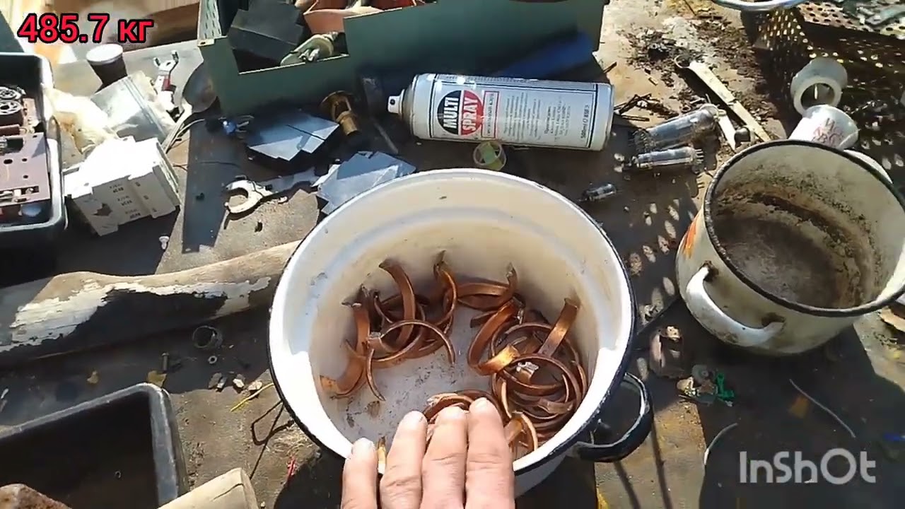 Когда забыл инструмент дома. Пришлось выкручиваться подручными средствами.