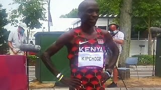 KENYA'S ELIUD KIPCHOGE WINS OLYMPIC GOLD IN MARATHON IN TOKYO 2020