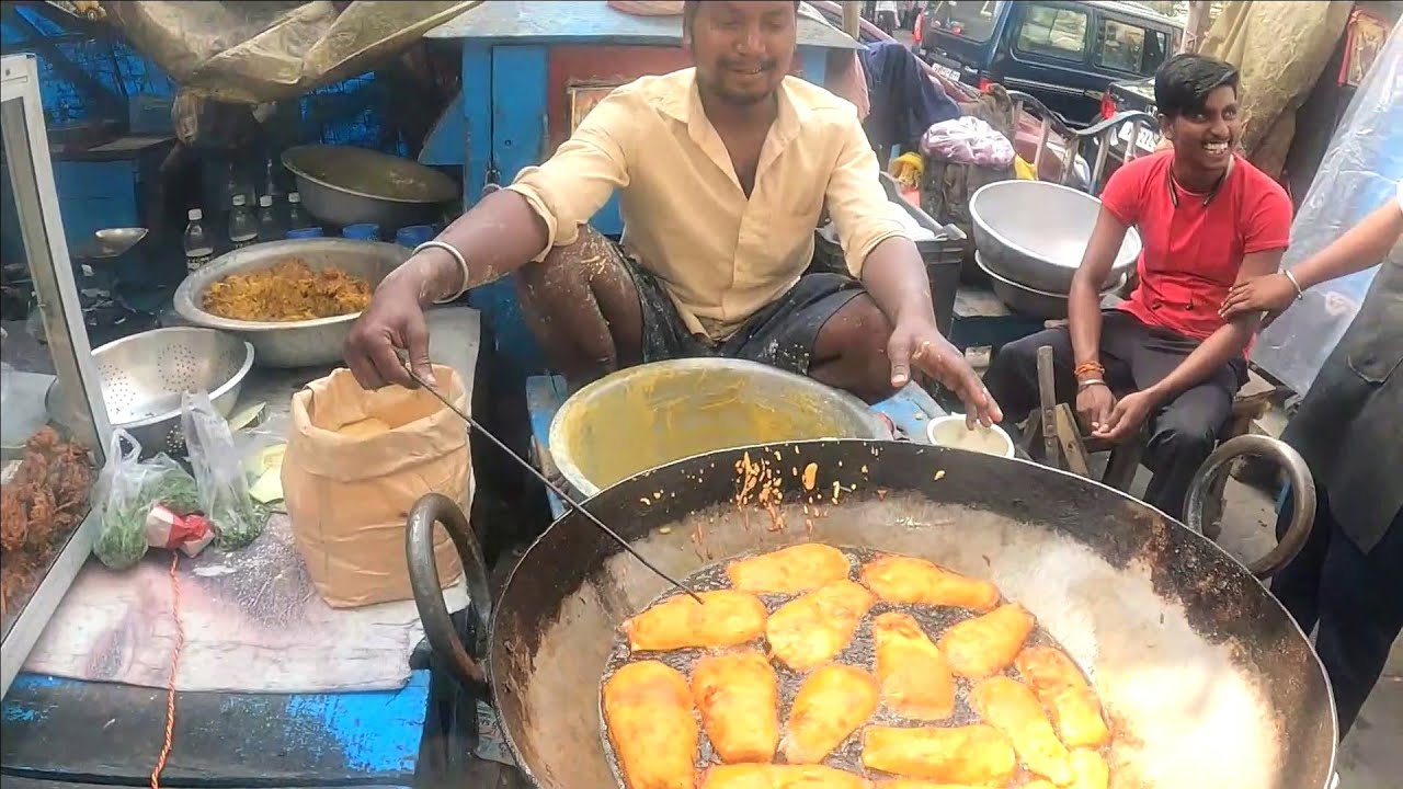 Kolkata Famous Snacks Alu / Bread / Beguni Harek Chop 6 Rs/ Piece
