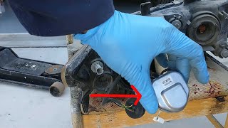 How to fix not working HID headlight by replacing the Ignitor from Acura TSX