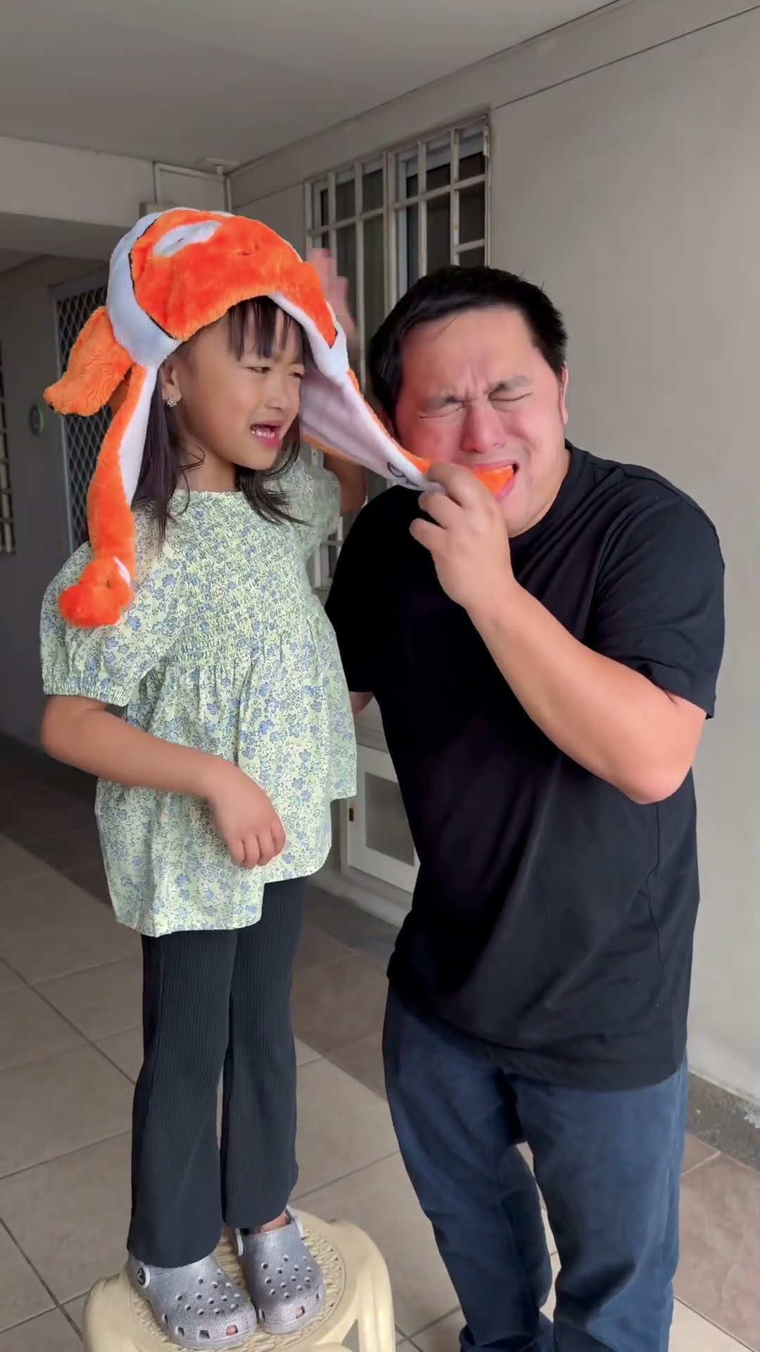 Dad pranks kid ???❤️✅????