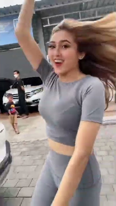 Jadi pengen ikut jogging | Cewe cantik joget tiktok #shorts #youtubeshorts