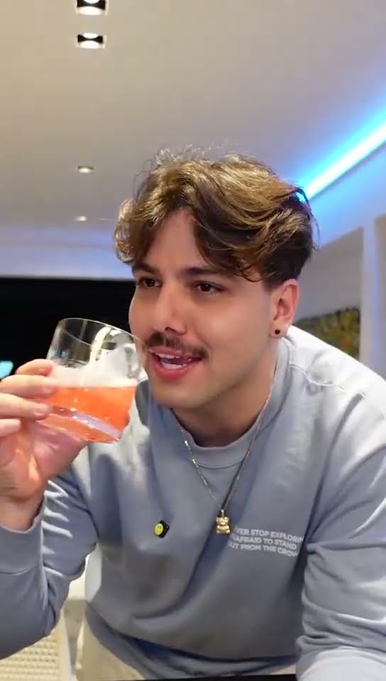 Provando MAIS bebidas ESTRANHAS
