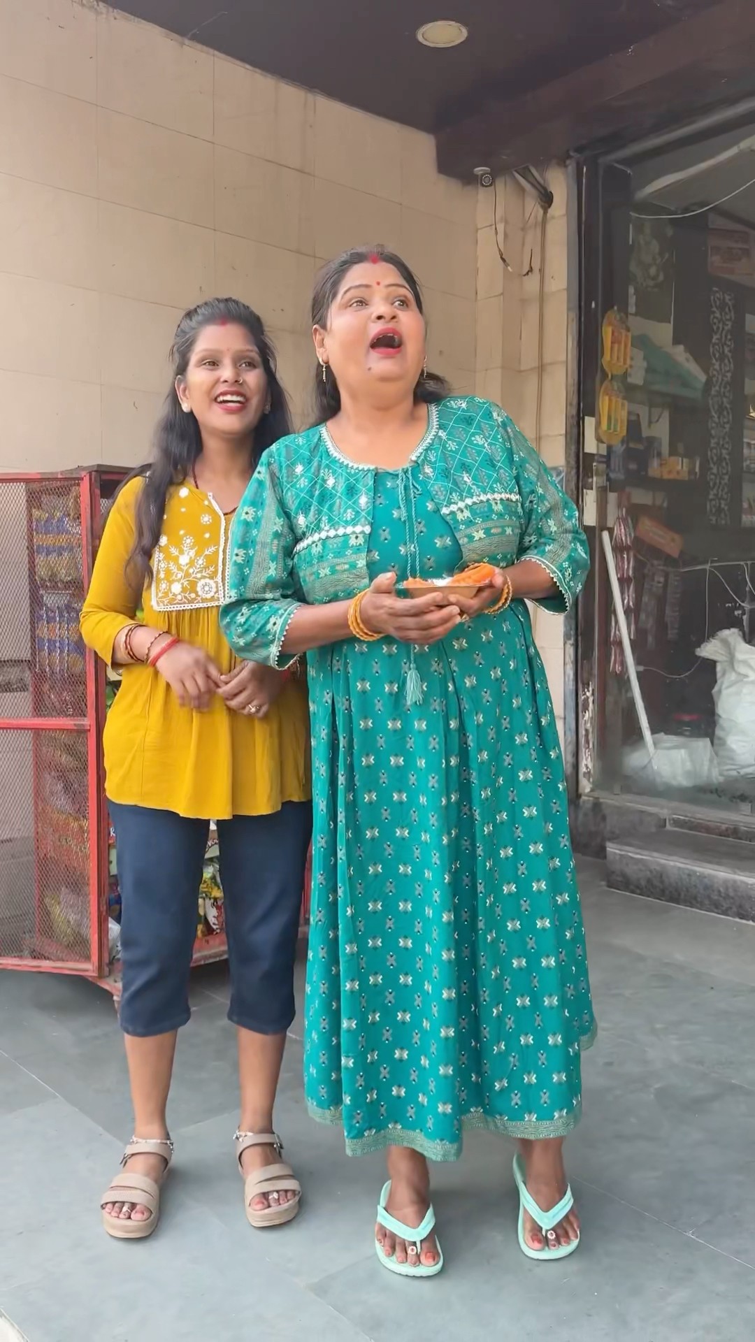 Jalebi ke liye Ayaan babu daude aayenge ?? #shorts #funny #jalebi #comedy #ytshorts #funnyvideo
