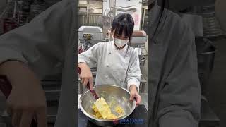 媽媽請收下我用愛心魔法調味的檸檬塔，啾咪！