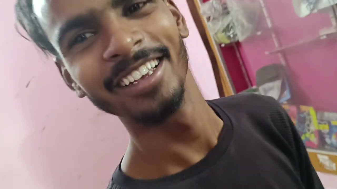 Gulam ka earphones mil geya mujhe Bahut Dhundha tab Mila 🙂