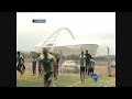 Abafana Besthende bahlezi phezulu kwi-log