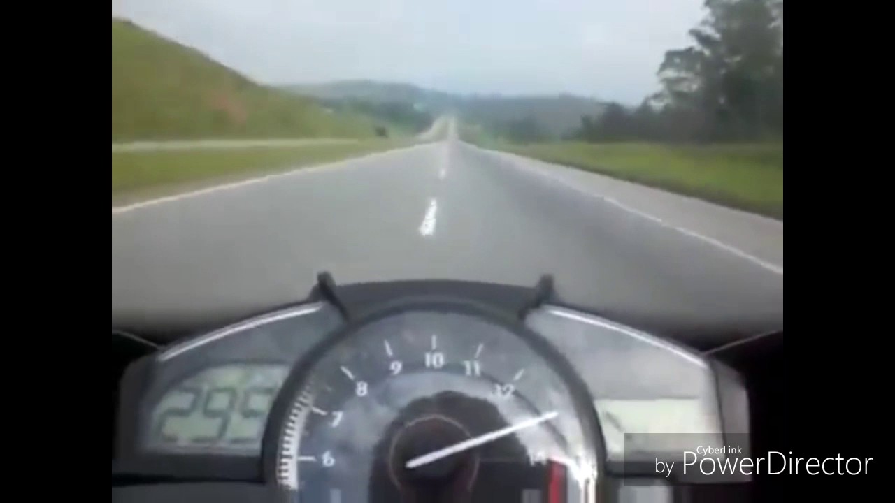 Yamaha YZF R1 Top speed and power wheelie HD - YouTube