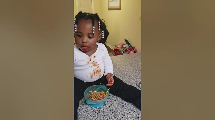 Mommie just trying to be great and eat her Spaghetti
