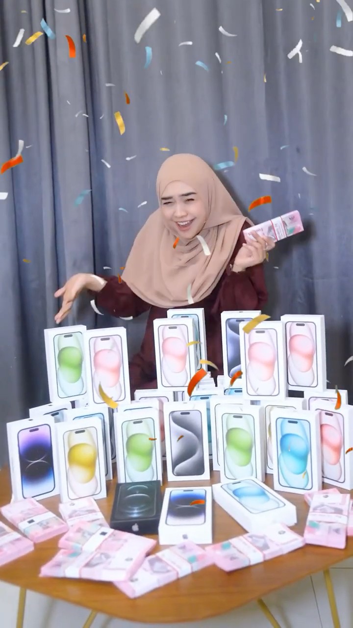 Iphone siapa ini.. #riaricis #ramadhan
