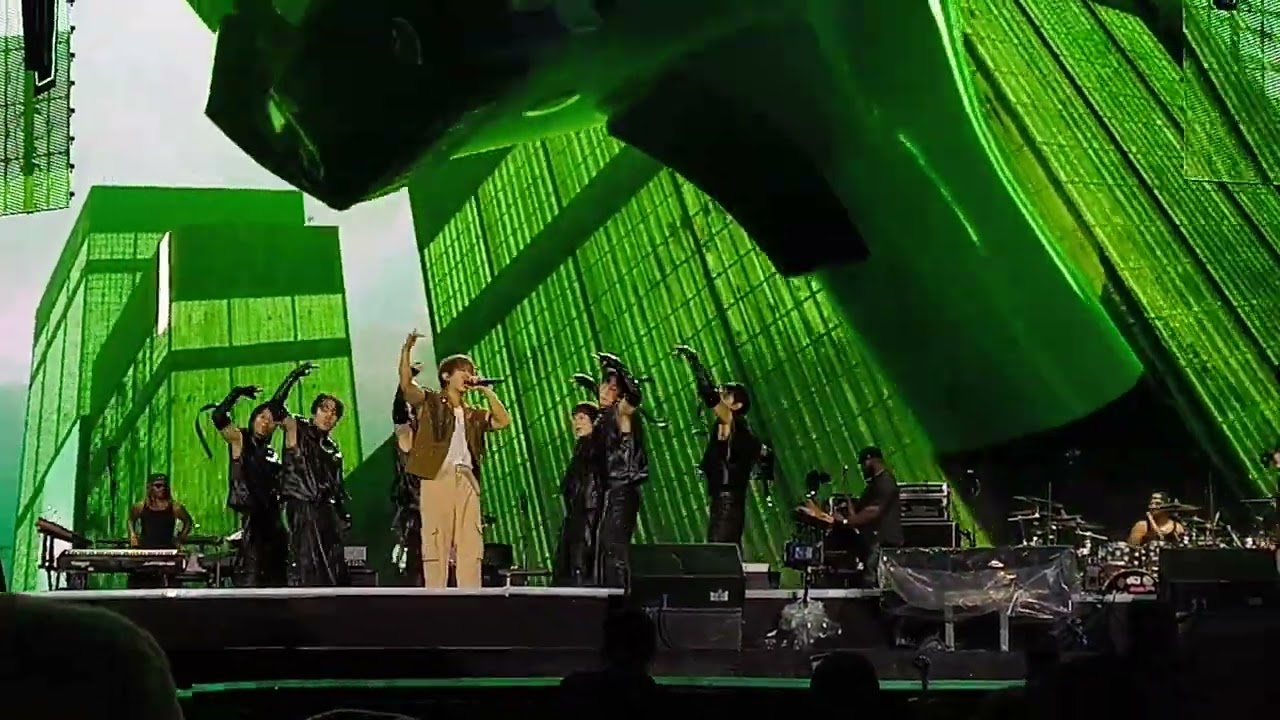 Bleep stray kids 251019