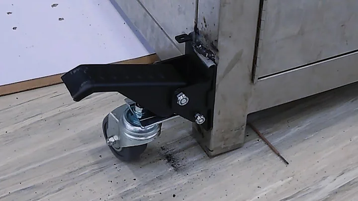 [Weekly Build] ep1 - Welding SPACECARE Workbench Casters to a steel table