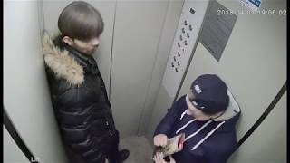 3 раза нассала в подъезде (после удаления данного видео перезалил.) 3 раза нассала в подъезде (после удаления данного видео перезалил.)