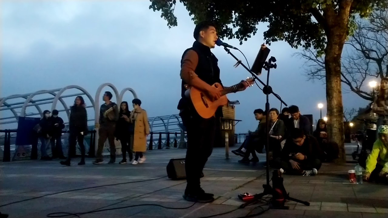 淡水街頭藝人曾學良-演唱海枯石爛