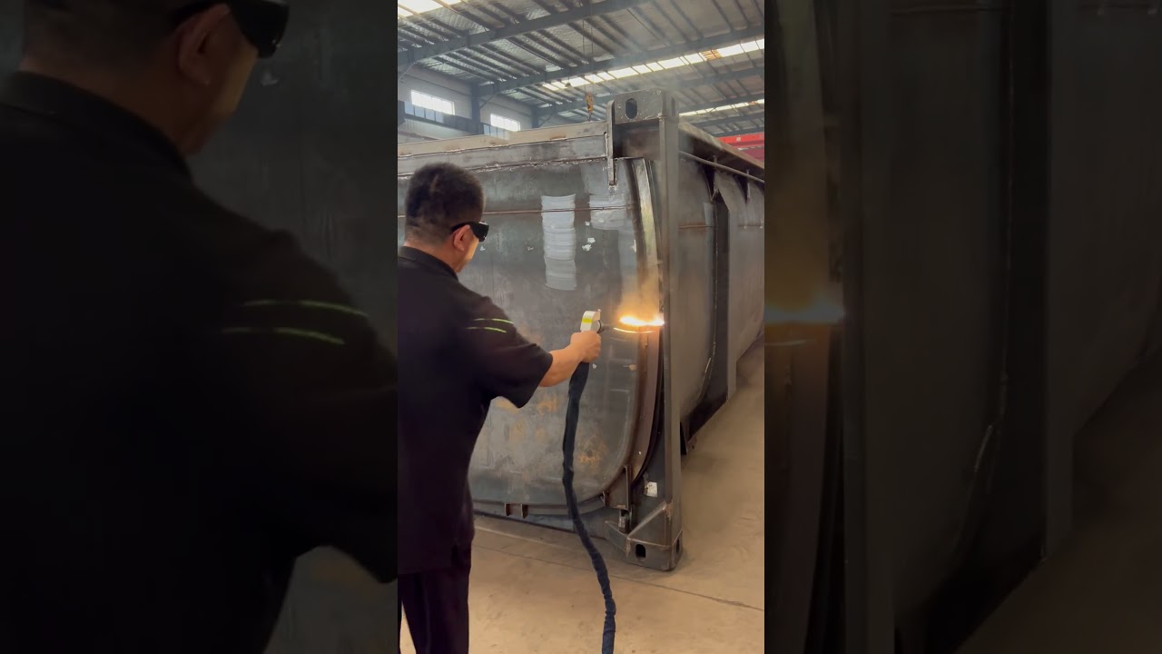 SFX laser rust removal equipment removes metal high temperature oxide layer 