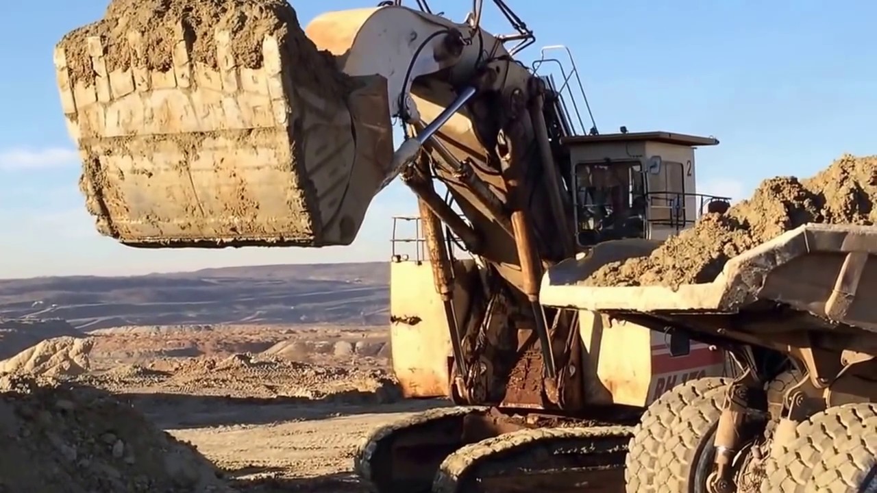 Huge Terex RH170 Shovel Excavator Loading Hitachi Dumper - YouTube