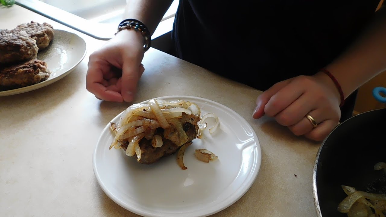 Befsztyki z cebulką po mojemu, inne niż w oryginale - prosty przepis