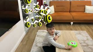 Eyvah Göktuğ Ve Güneş Arılardan Kaçıyor Eyvah Arı Eğlenceli Çocuk Ları :)