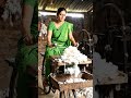 पुरानी साइकिल का कमाल – देसी जुगाड़ से रुई की सफाई!🤯#innovation #villagelife #desijugaad