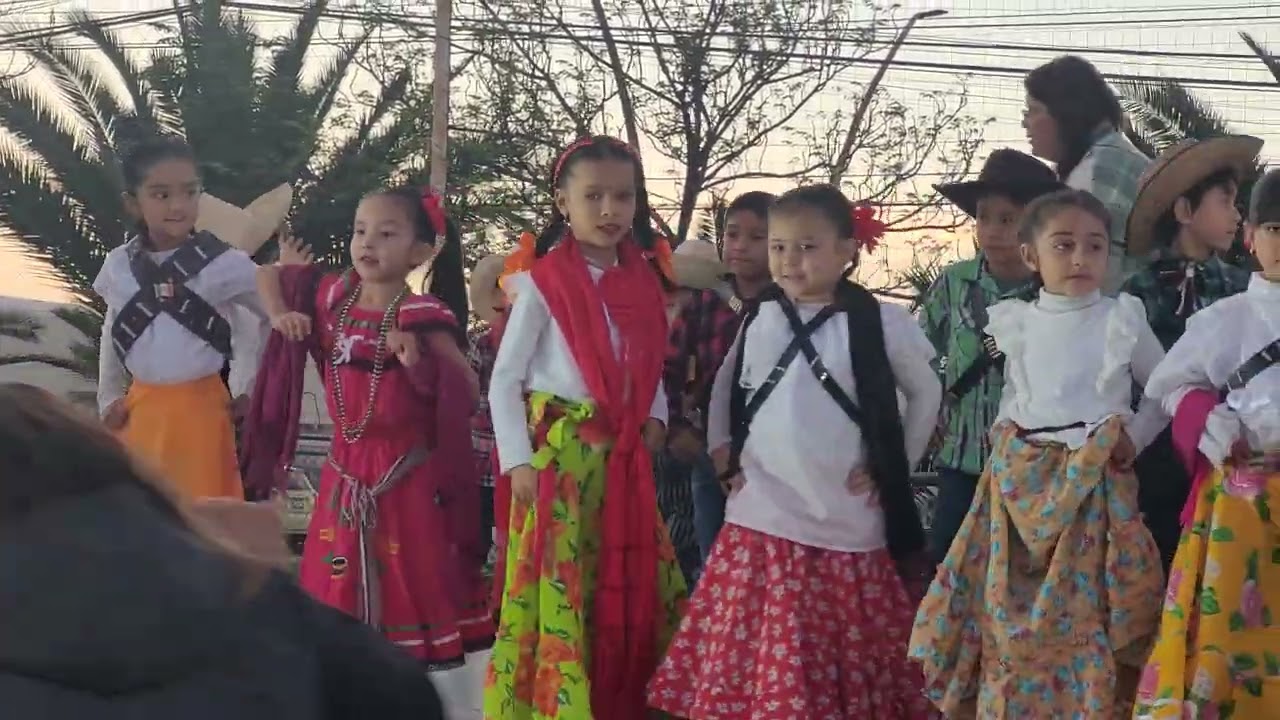 El Barzón - bailable niños 20 de noviembre niños y niñas Kinder