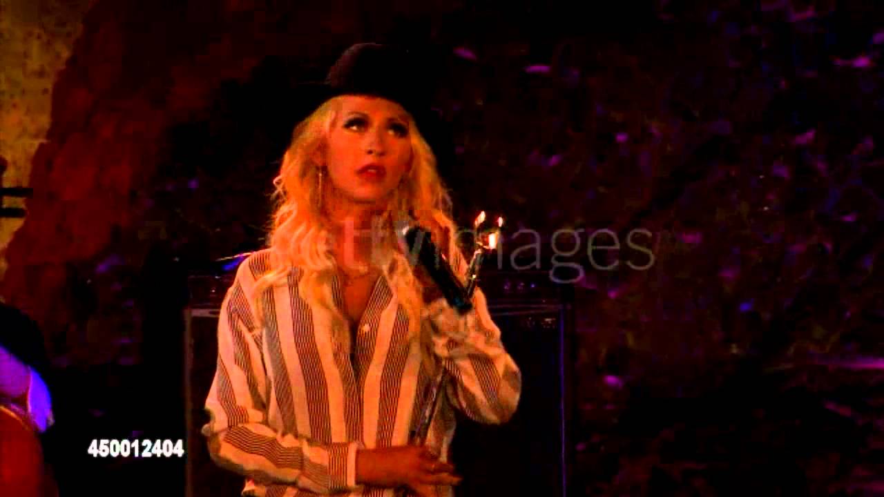 Christina Aguilera - Beautiful (Hollywood Stands Up To Cancer) - YouTube