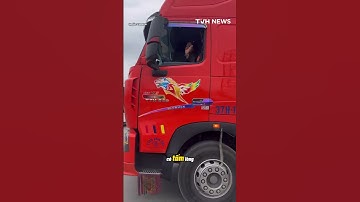 Chân dung 3 nữ tài xế xinh đẹp chở hàng chục tấn nghĩa tình cho đồng bão bão lũ miền trung