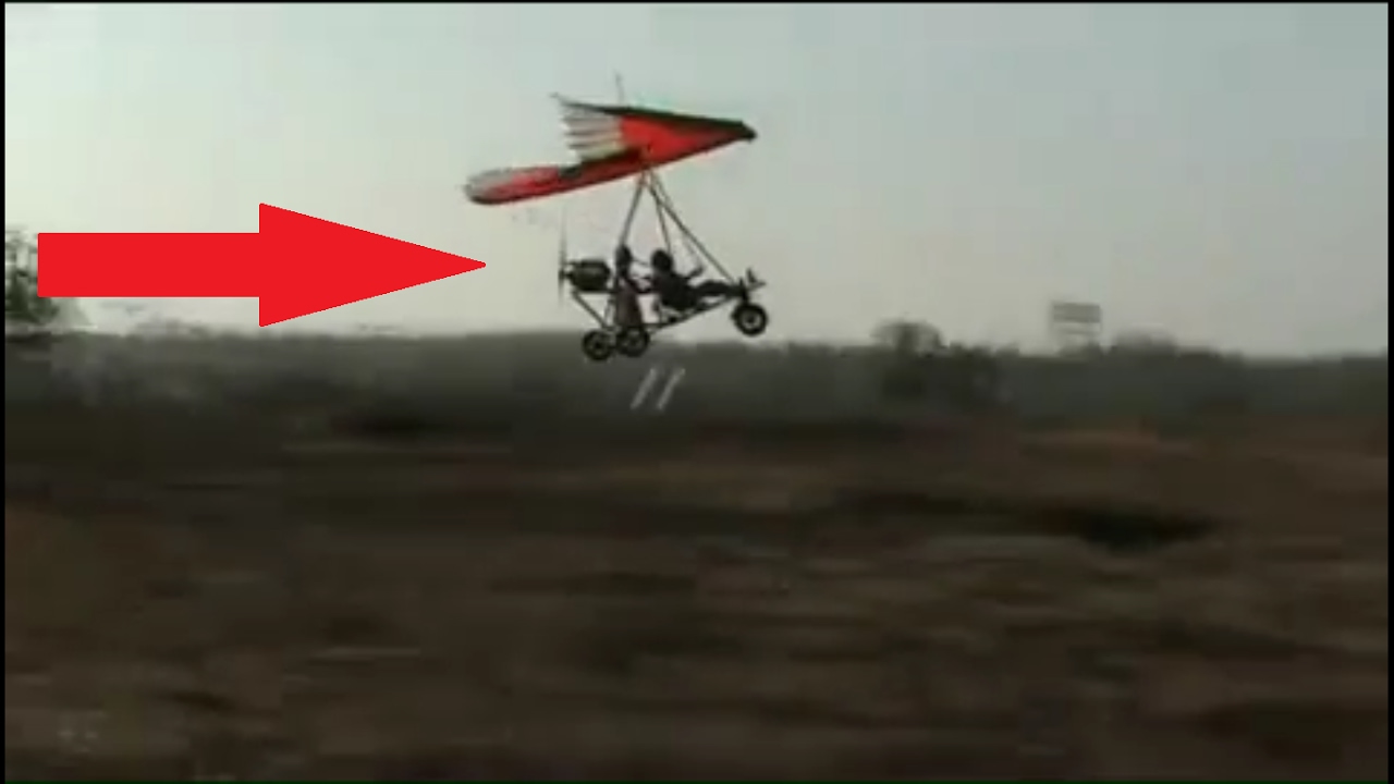 Ultralight aircraft by INDIAN HANDMADE PLANE Hang Glider Flying In