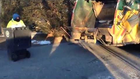 Truck 311691 rear loader on trash part 2 12/28/17