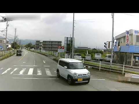 危険予知トレーニング【右折時黄色信号対向車編】