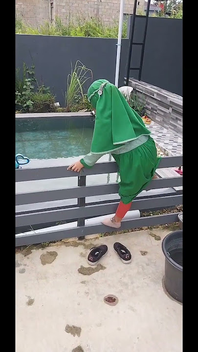 bikin ngakak🤣‼️ pulang sekolah bukannya masuk rumah malah masuk kolam ikan channa🐠 #shorts #channa