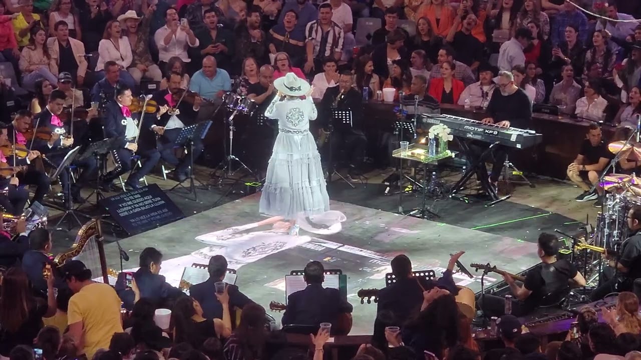 Natalia Jiménez- la gata bajo la lluvia palenque de tepatitlan los altos de Jalisco Tepabril 2023