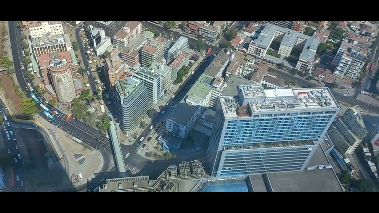 Subiendo al Sky Costanera Center