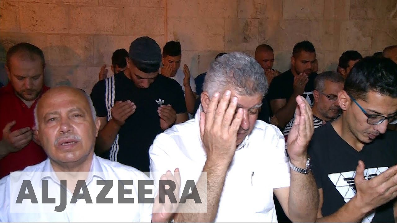 تتزايد الدعوات للاحتجاج مع تشديد إسرائيل قبضتها على المسجد الأقصى