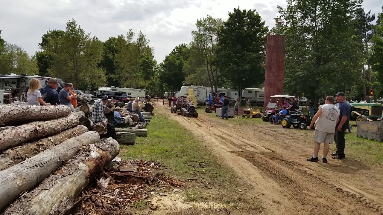 Sears half track Pulling - YouTube