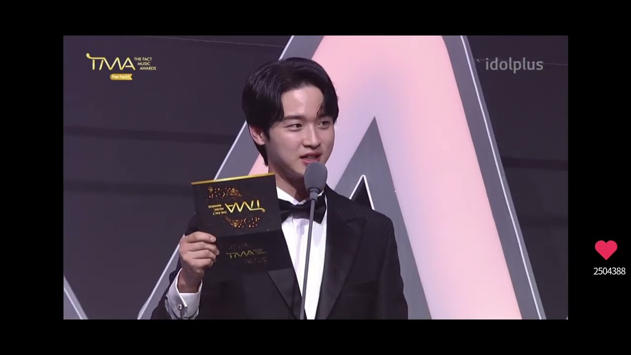 Assista a 20221008 THE FACT MUSIC AWARDS #장동윤 #서인국 (HD) no YouTube