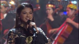 Download lagu BANGGA!! 🤩✨ Sara Fajira ft Erwin Gutawa Orchestra - Garuda Pancasila | Konser Pancasila Jiwaku