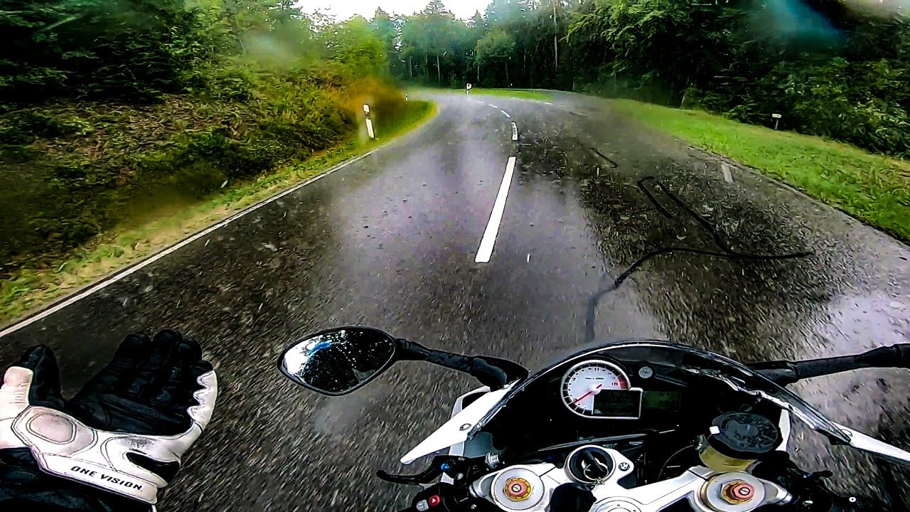 Sağanak dolu ve yağmurda motosiklet kullanmak | S1000RR yağmur modu