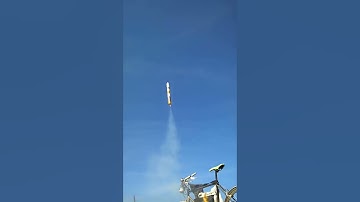 Thrust Vector Control Model Rocket (strong crosswind)