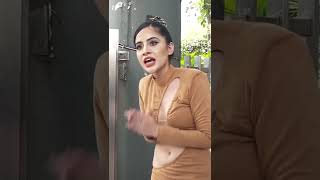 Urfi Javed ANGRY On Manager On Road #urfijaved #shorts