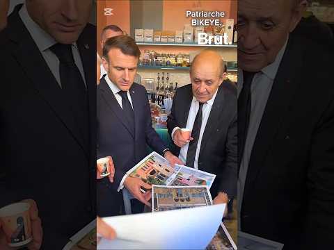 Macron Dans Un Café à Beyrouth Au Liban 