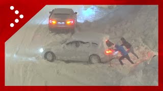 Nevicata molto abbondante a Madonna di Campiglio, auto bloccate nella neve